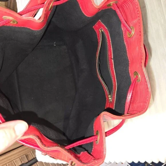 *Authentic* Louis Vuitton Epi Noe with matching wallet - Picture 11 of 16